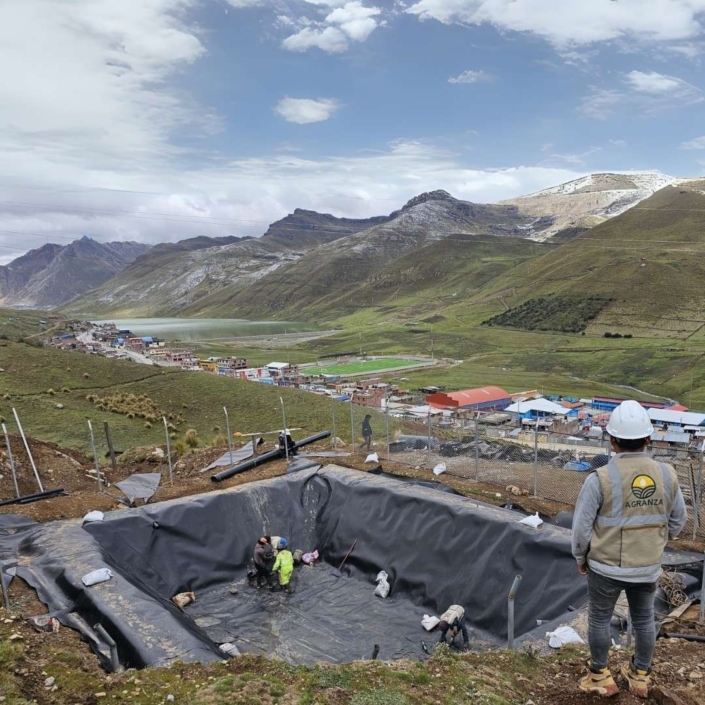 Instalación de Geomembrana HDPE en Junín – Morococha